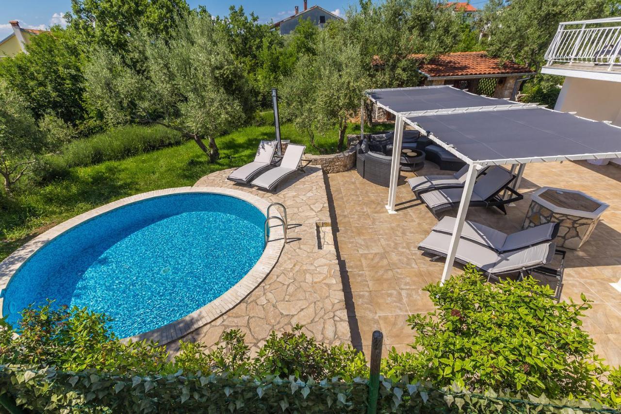 Holiday Home Olive Garden Brzac Exteriér fotografie