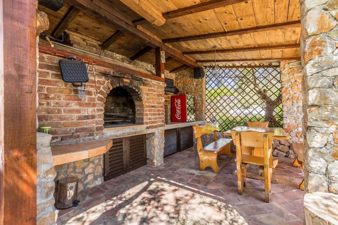 Holiday Home Olive Garden Brzac Exteriér fotografie
